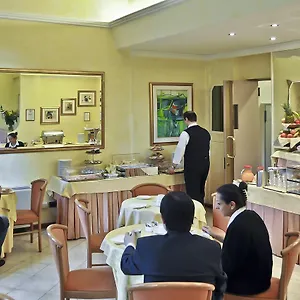 4* Szálloda Lloyd