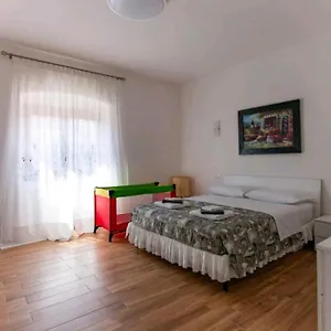  Appartamento Rina's House Italia